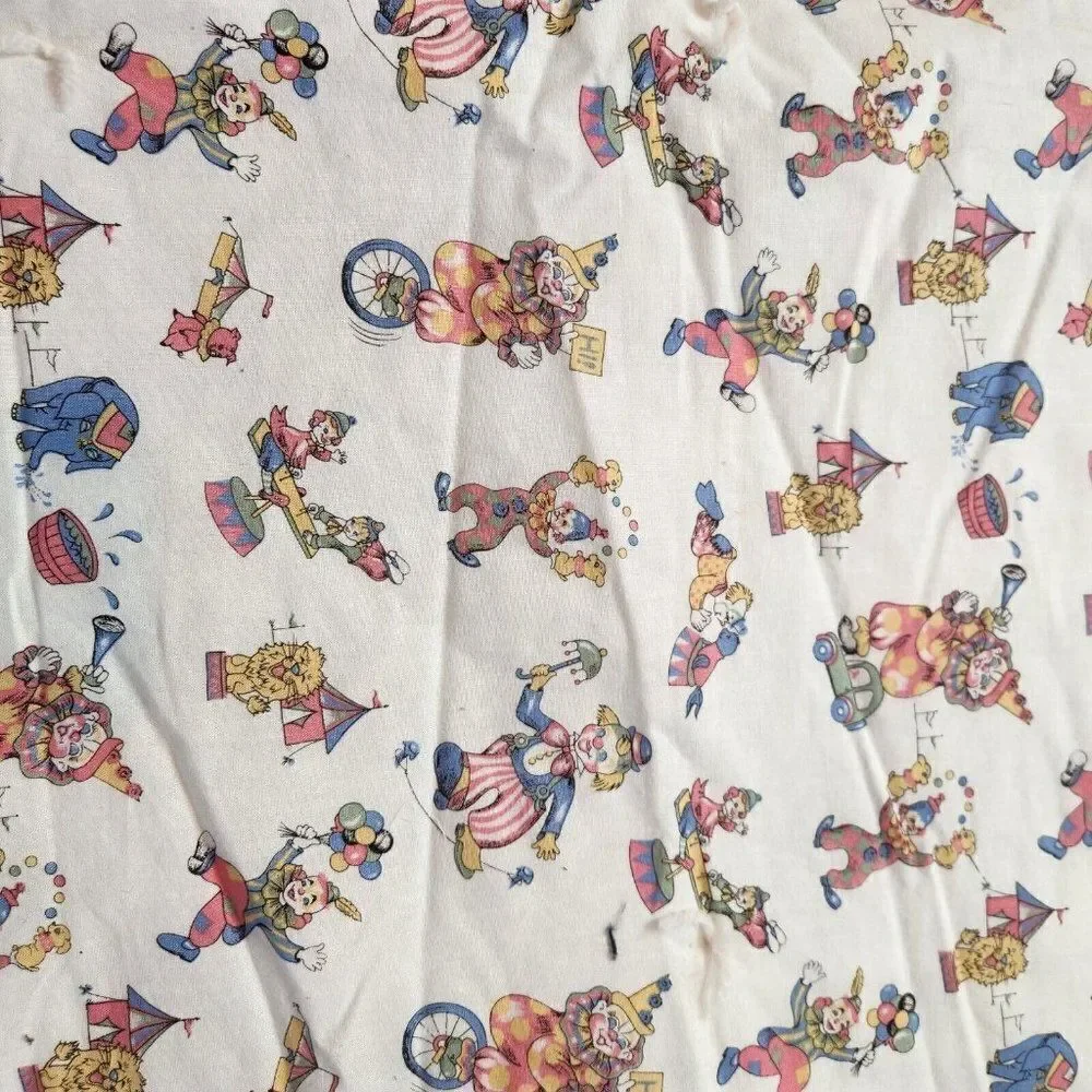 Vintage 60s Clown Circus Blanket Crib Child's Size White Green Satin Edge